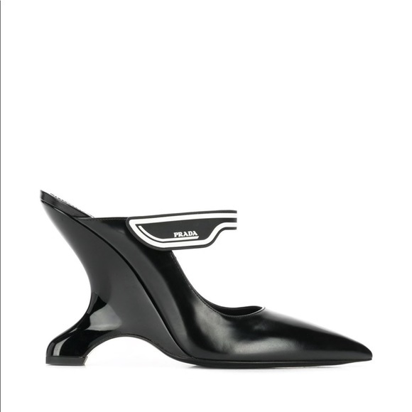 Selling does for good price, never wore them - Picture 2 of 2